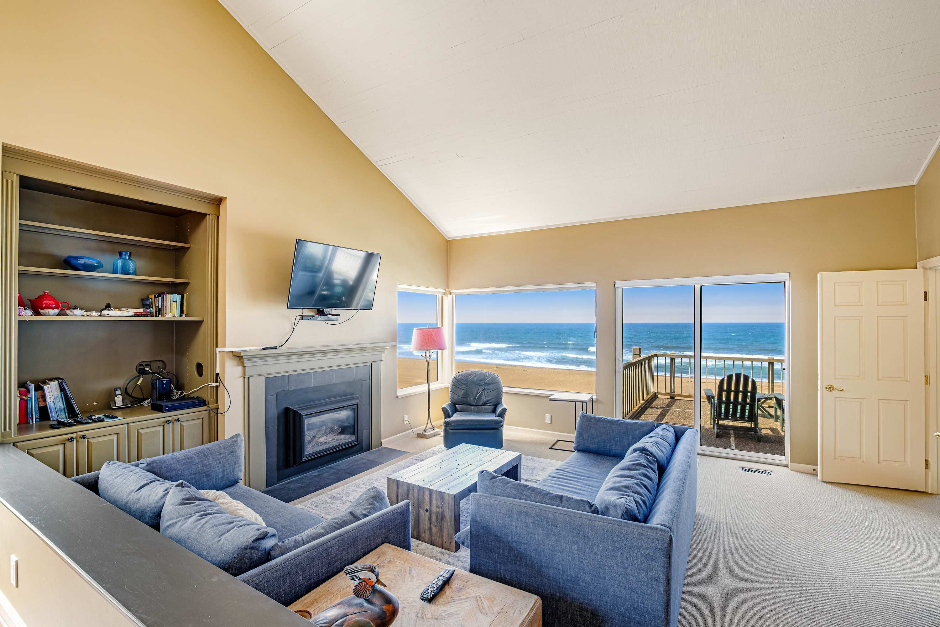 TV, fireplace, DVD player, stereo