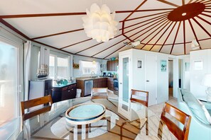 Dining - Dog friendly home with great decks and stunning ocean views (Depoe Bay)