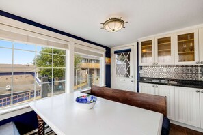 Dining - Beach View Dog Friendly Home with Gas Fireplace Deck Beach Access and Free WiFi (Depoe Bay)
