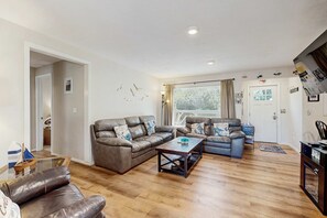 TV, DVD player, stereo, offices