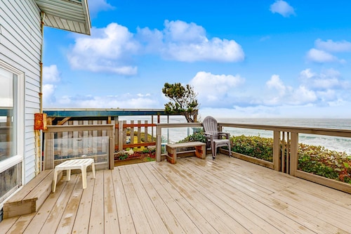 Charming Oceanfront Two Story Home Private Hot Tub Deck Gas Grill and Views