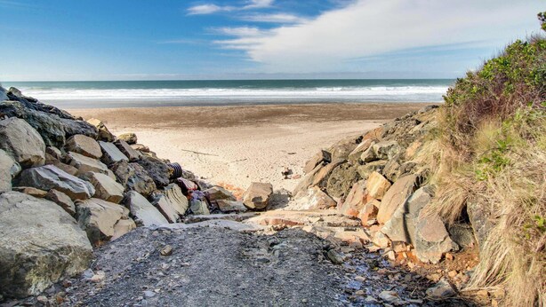 A rocky beach with a view of the ocean. - Fun and Unforgettable Beach House Dog friendly with a Great Location (Gleneden Beach)