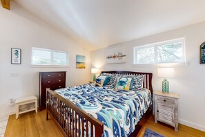 WiFi - Perfect oceanfront beach getaway with amazing views walk to the beach (Gleneden Beach)