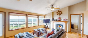 Oceanfront house steps to beach with private hot tub firepit and spectacular view