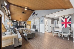 TV, fireplace, DVD player, table football - Oceanfront dog friendly house with deck private hot tub and stunning views (Gleneden Beach)