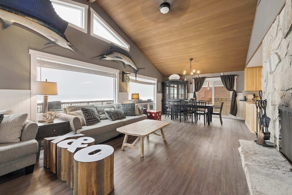 TV, fireplace, DVD player, table football - Oceanfront dog friendly house with deck private hot tub and stunning views (Gleneden Beach)