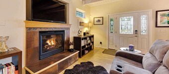 Dog friendly home with enclosed yard game room private hot tub near the beach