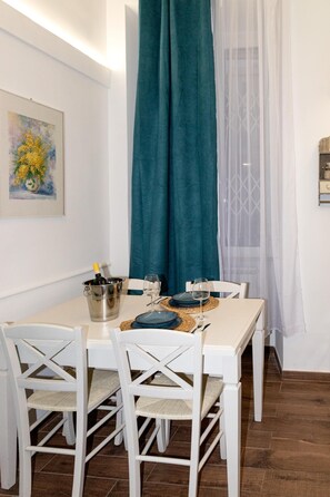 Dining - San Giovanni prestige flat by RHR (Roma)