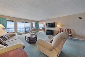 TV, offices - Lovely oceanfront condo with sweeping water views, & balcony (Gleneden Beach)