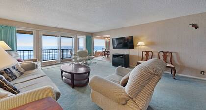 Lovely oceanfront condo with sweeping water views and balcony