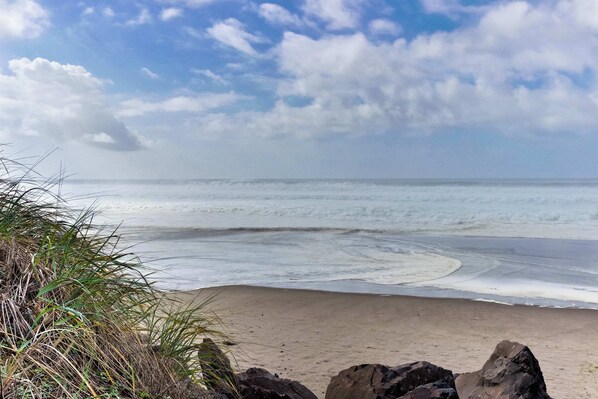 بالقرب من الشاطئ