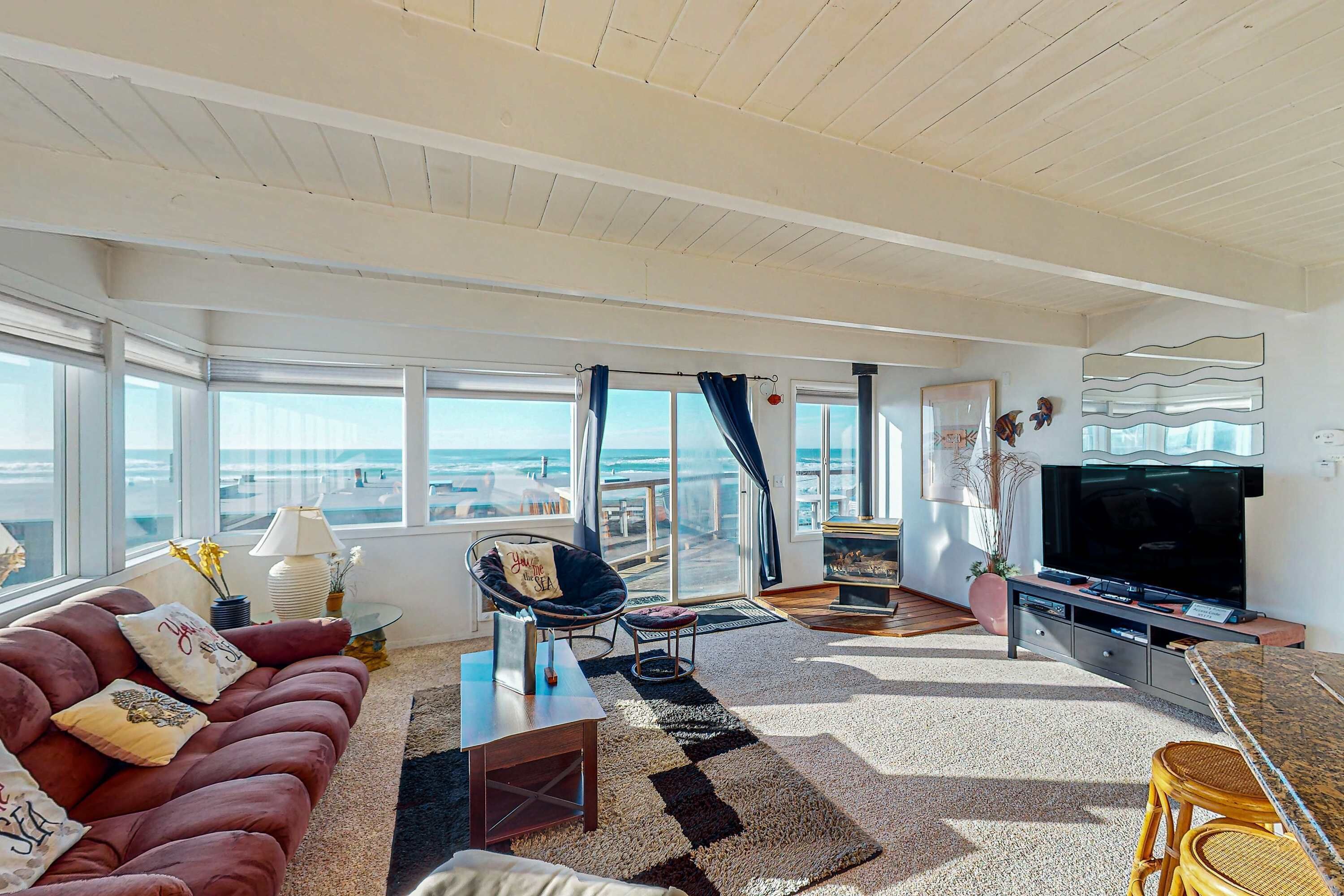 TV, lettore DVD, impianto stereo, studio