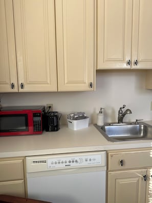 Microones, forn, placa de cuina i rentaplats