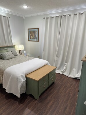 4 chambres, fer et planche à repasser, accès au Wi-Fi (inclus)