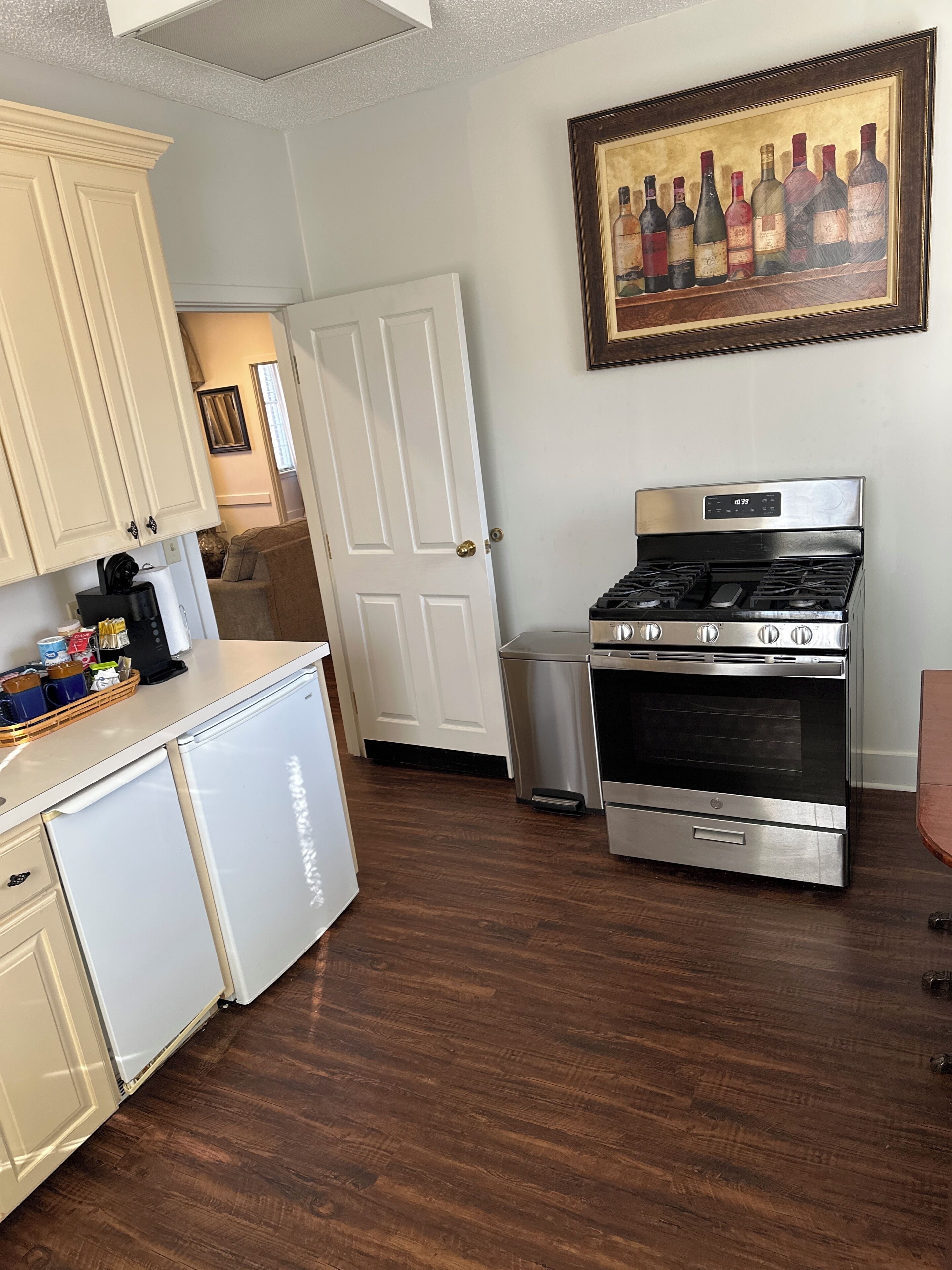 Mikrowelle, Ofen, Herdplatte, Geschirrspüler