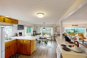 Frigorífic, microones, forn i placa de cuina 