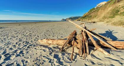 Enormous ocean view homes with firepit and deck short walk to the beach