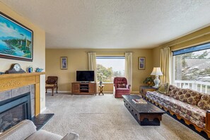 Televisión, reproductor de DVD y estéreo