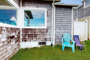 Property grounds - Oceanfront Escape | Million-Dollar Views, Family & Dog Friendly (Lincoln City)