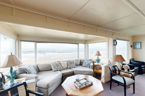 Oceanfront Escape | Million-Dollar Views, Family & Dog Friendly