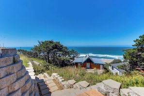 Exterior - Romance awaits with ocean views & sandy shores at this dog-friendly studio (Lincoln City)