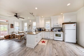 Private kitchen - Two-Story Olivia Beach Home with Free WiFi - Dog-Friendly and Close to the Beach (Lincoln City)