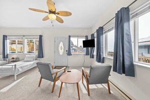 4 slaapkamers, een strijkplank/strijkijzer, wifi, beddengoed
