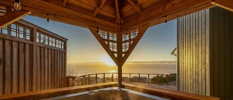 Bañera de hidromasaje al aire libre