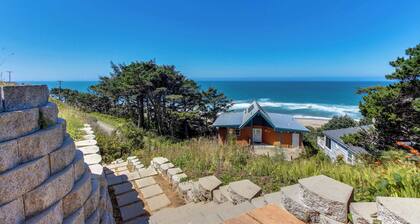 Lower Level Oceanview Studio with Balcony and Close Beach Access Dogs OK