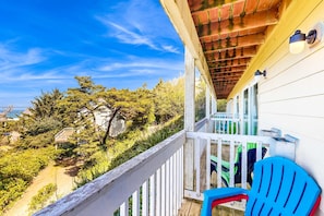 Property grounds - Dog-Friendly Studio with Ocean Views and Balcony - Close to the Beach (Lincoln City)