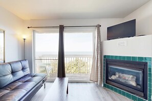 TV, fireplace - Dog-Friendly Studio with Superb Ocean Views & Nearby Beach Access (Lincoln City)