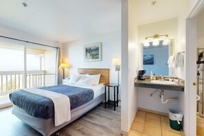 WiFi, bed sheets - Dog-Friendly Studio Condo with Ocean Views, WiFi, Close to Everything (Lincoln City)