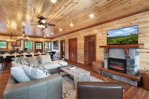 Smart TV, fireplace, table football, books - Sleeps 26 + Huge Game Room-Hot Tub-Gazebo+ PrivateHeatedPool (Sevierville)