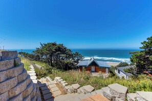 Exterior - Oceanview Studio on the Main Level - Nearby Beach Access, Dogs Welcome (Lincoln City)