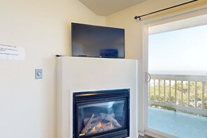 Interior - Oceanview Studio on the Main Level - Nearby Beach Access, Dogs Welcome (Lincoln City)