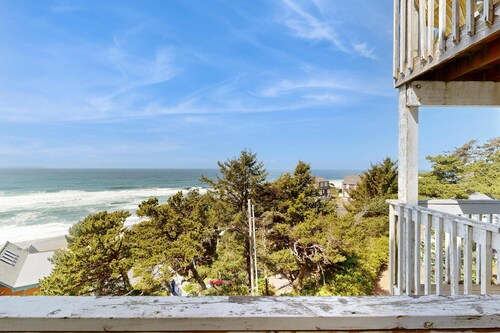 Dog Friendly Suite with Ocean Views Balcony Free WiFi and Nearby Beach Access