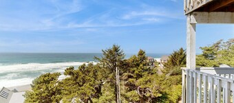 Dog Friendly Suite with Ocean Views Balcony Free WiFi and Nearby Beach Access