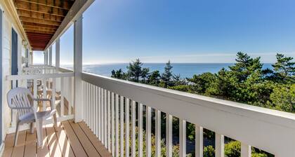 Dog Friendly Condo with Ocean Views Easy Beach Access and Free WiFi