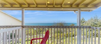 Lovely Oceanview Condo Close to the Beach Dogs Welcome