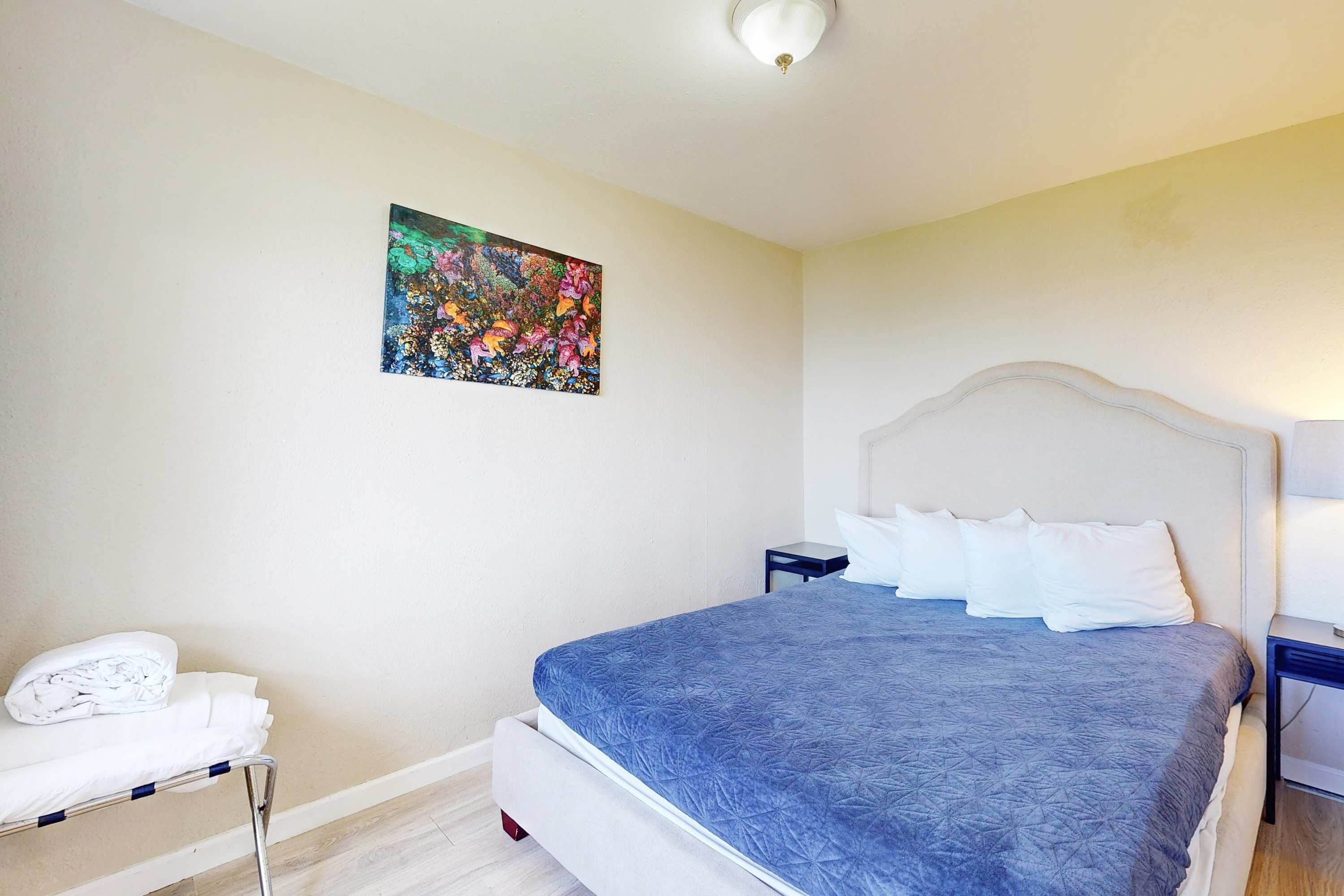 2 bedrooms, iron/ironing board, WiFi, bed sheets