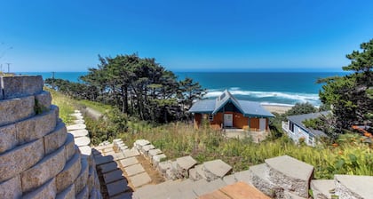 Lovely Oceanview Condo Close to the Beach Dogs Welcome