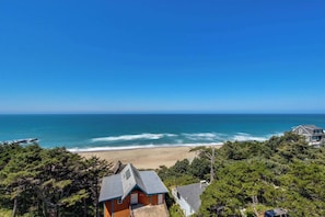 Beach nearby - Sandstone Point Condo Only a Few Blocks to the Beach Dogs Welcome (Lincoln City)