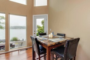 Dining - Dog Friendly Lakefront Vacation Home with Stunning Views and Spacious Deck (Lincoln City)