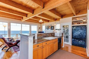Fridge, microwave, oven, stovetop - Pristine Home with Stunning Views Short Walk to Beach Right in Town (Lincoln City)