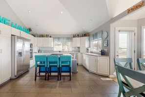 Fridge, microwave, oven, stovetop - Gorgeous Ocean Views Private Hot Tub Game Room WiFi Patio and Washer Dryer (Lincoln City)