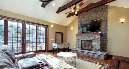 Spacious 4BR Close to Bolton Landing & LG Village with Great Entertaining Area