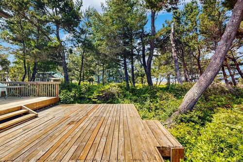 Waterfront house with bay and ocean views large deck and quiet location