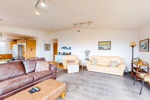 TV, fireplace, offices