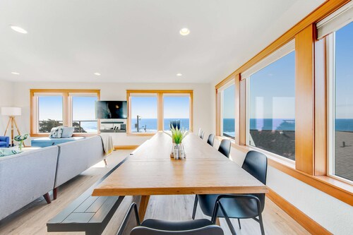 Dog Friendly Coastal Retreat with Ocean Views