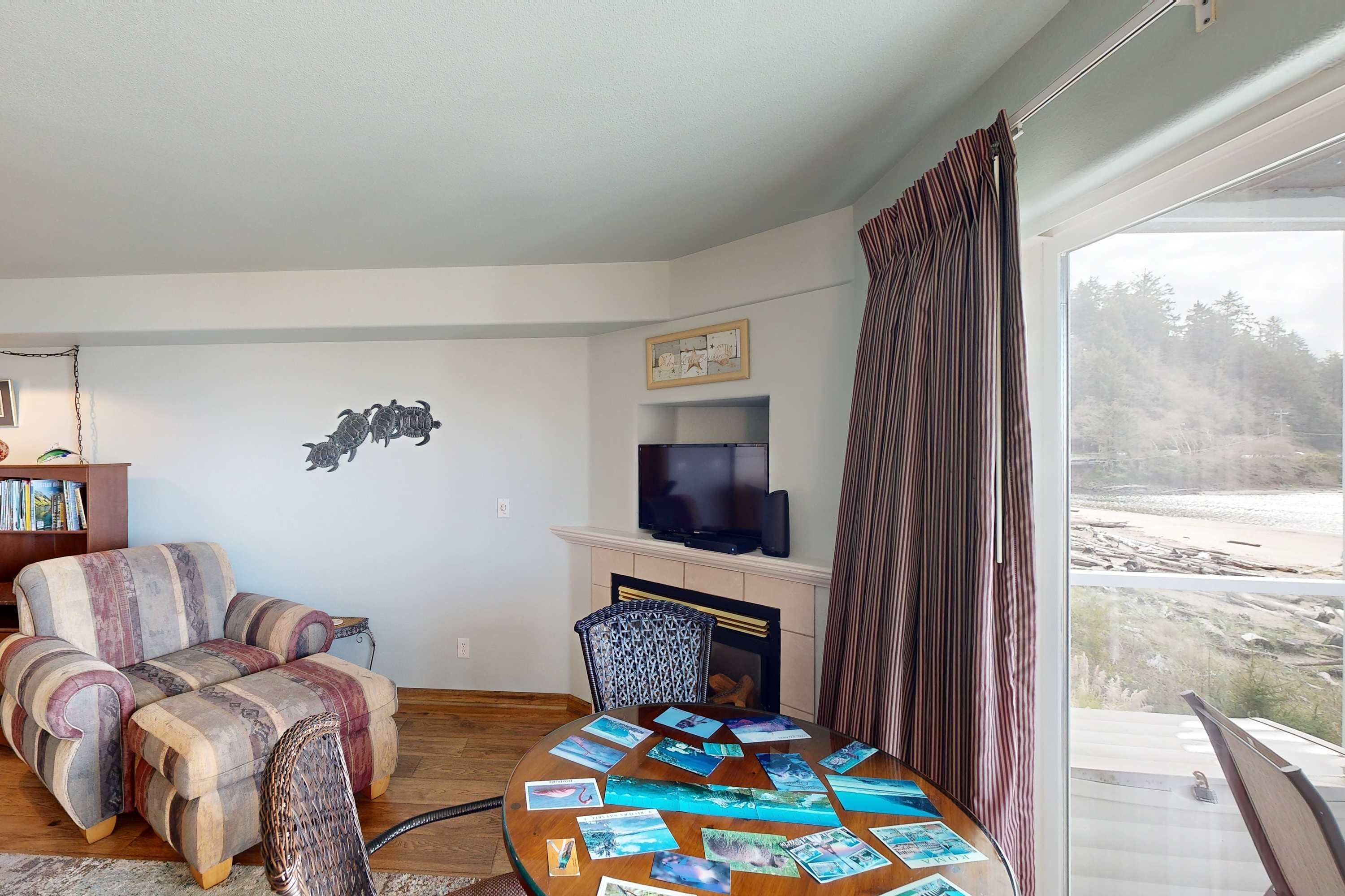 TV, fireplace, DVD player, offices